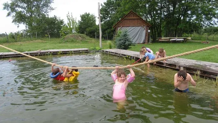 Kúpacie jazierko rovno na záhrade